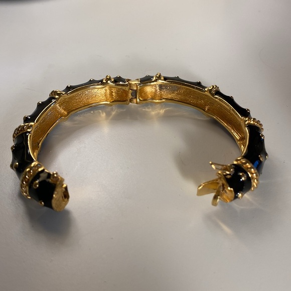 *NWT* Vintage CINER Gold Tone/Black Enamel/Green Eyed Frog Brooch & Bangle/Ear - Picture 3 of 7